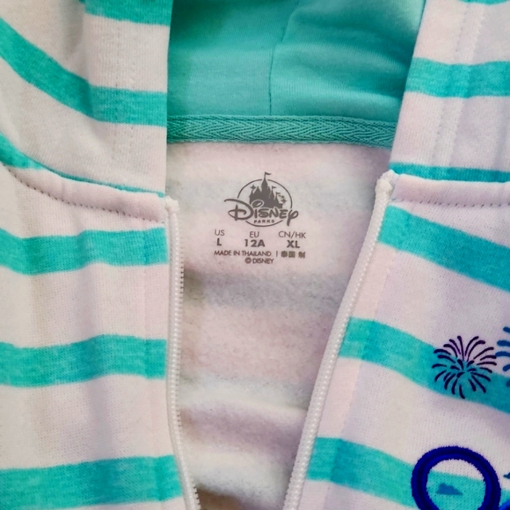 Disney jacket!!! ๐ - Picture 2 of 5